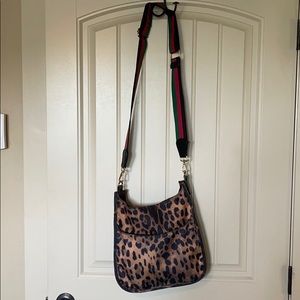 Super cute crossbody!